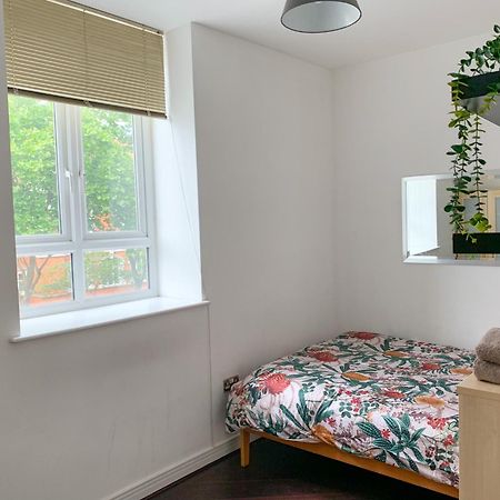 Room In Stratford With Private Bathroom And Parking Londres Exterior foto