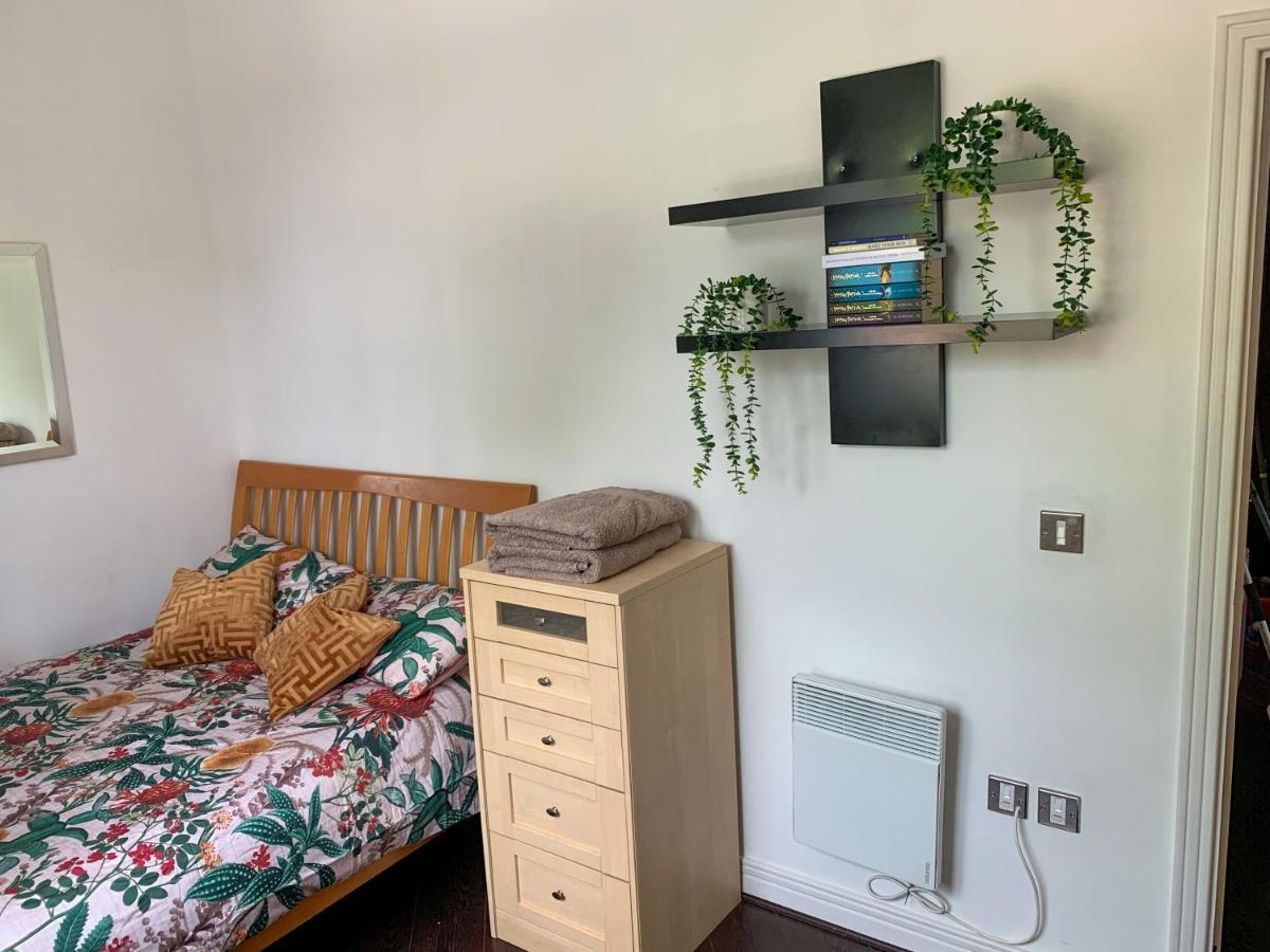 Room In Stratford With Private Bathroom And Parking Londres Exterior foto